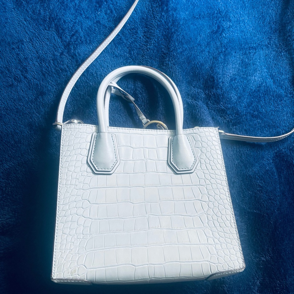 Michael Kors Sky Blue Mini Bag with Structured Design - Picture 2 of 5